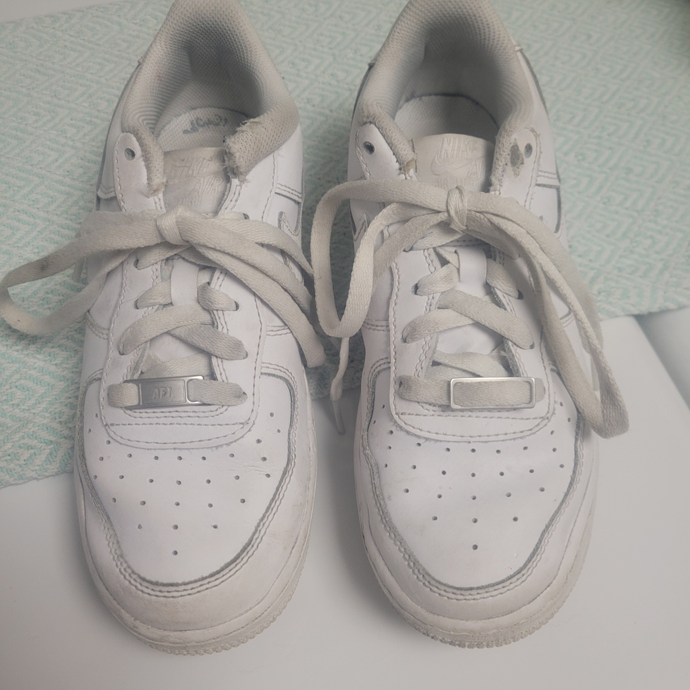 Nike Air Force KIDS White Low-Top Sneakers Classic Design